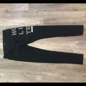 These are comfy Hollister leggings.